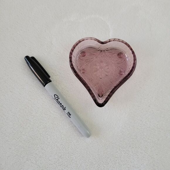 VINTAGE ✨️ Indiana Glass Tiera Amethyst Heart Ring Dish - Picture 3 of 4